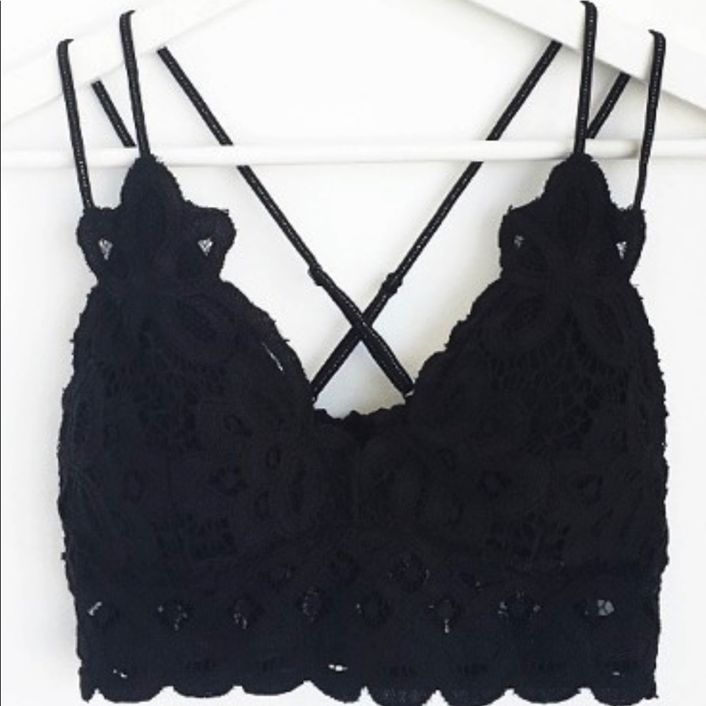 🎀 3 X’s Host Pick 🎀 Beautiful Bralettes Black